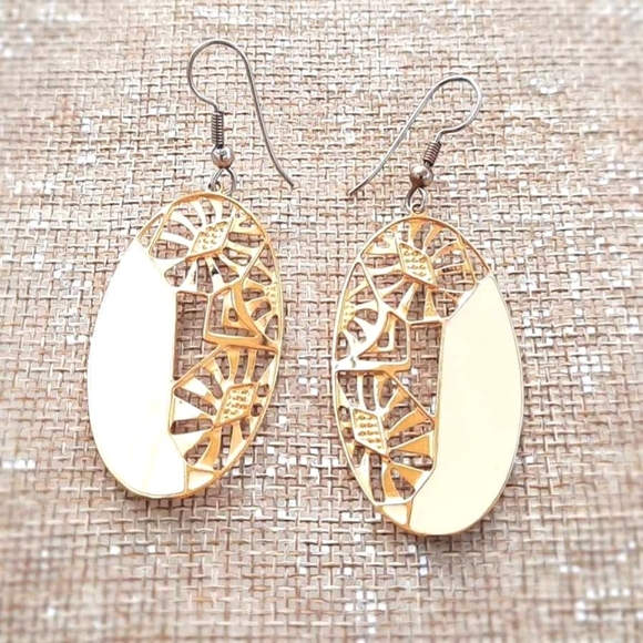 💞💗 EDGAR BERÉBI Vintage Gold Intricate Ivory Enamel Earrings - Picture 3 of 5